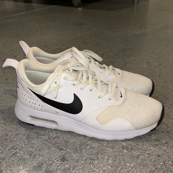 Nike women’s size 9 air max tavas - Picture 2 of 3